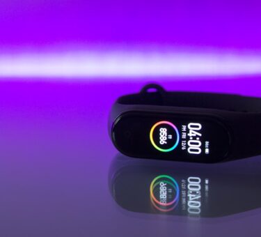 Fitness tracker band displaying a step count, the compact style behind most affordable fitness trackers