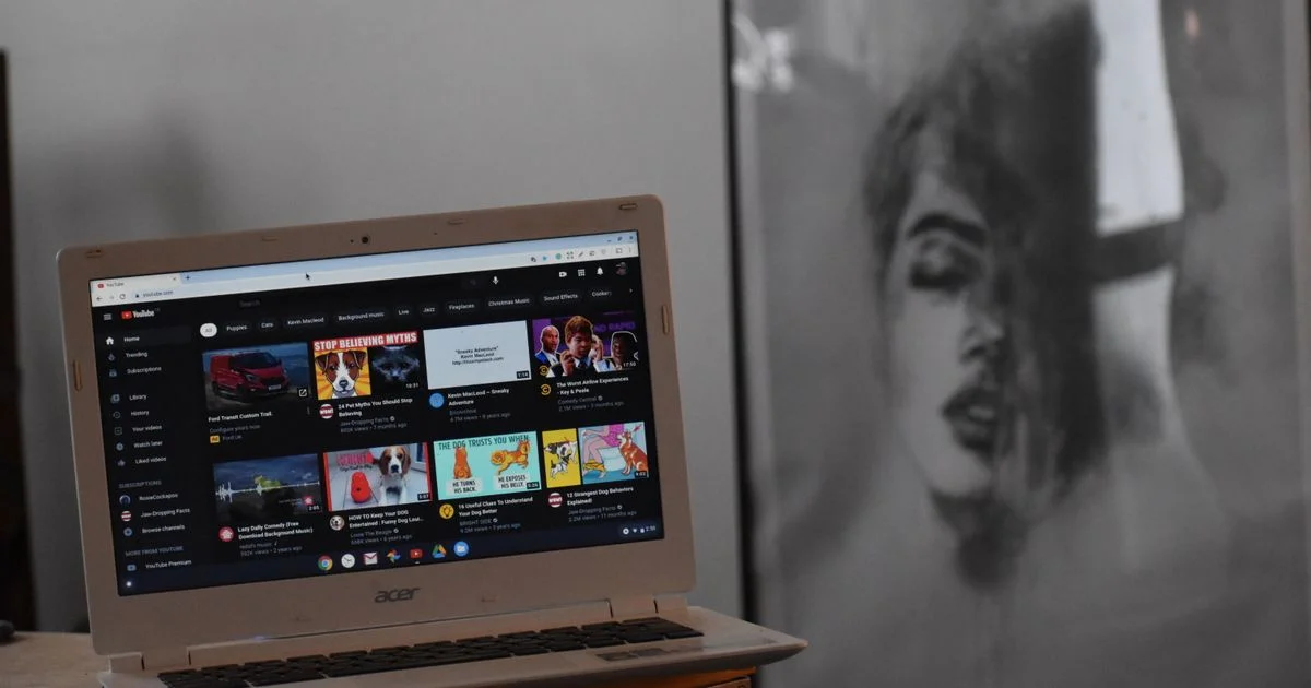 Acer Chromebook running the ChromeOS shelf and browser, the ChromeOS side of a Chromebook vs Windows laptop comparison